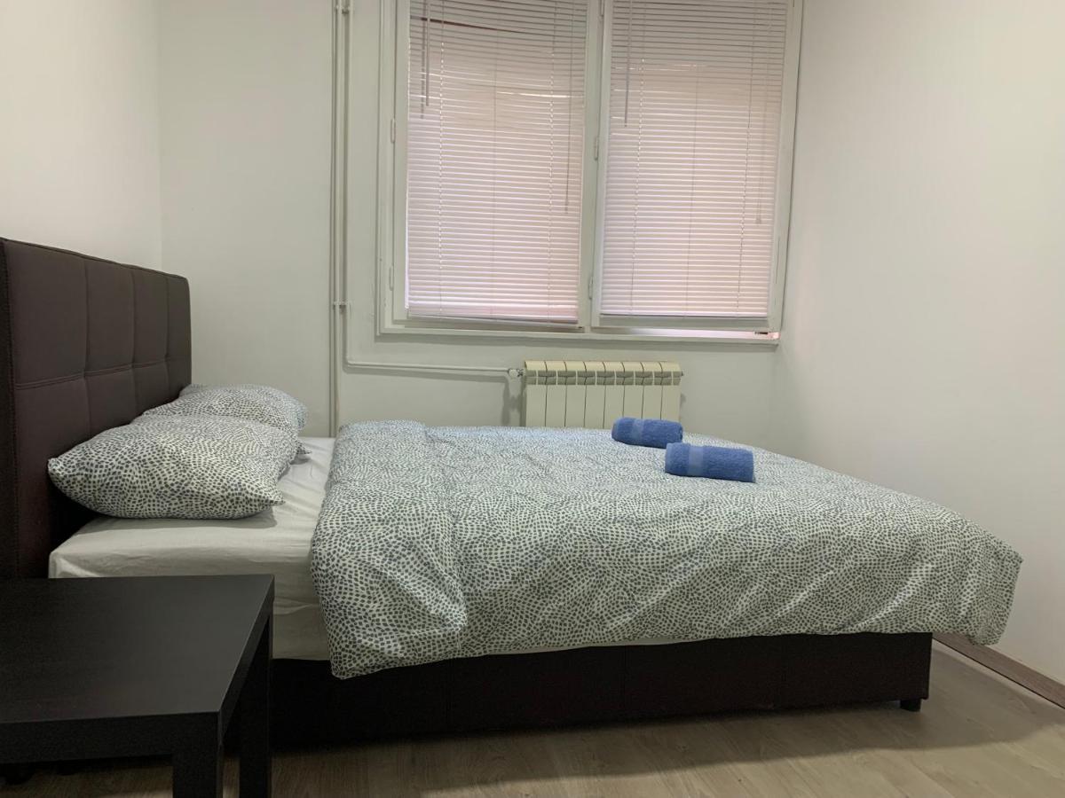 Private Rooms Belgrade Hostel Bagian luar foto