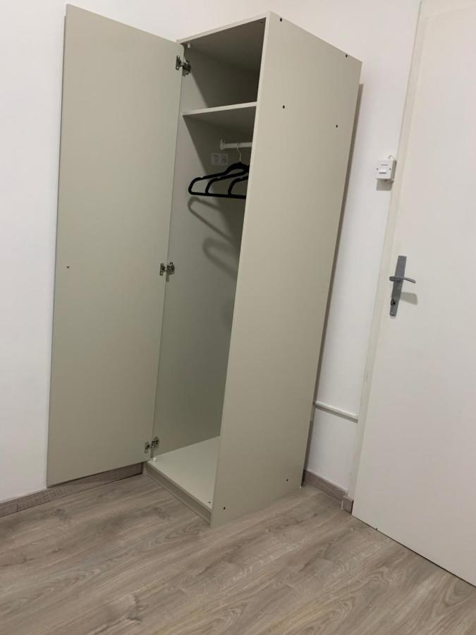 Private Rooms Belgrade Hostel Bagian luar foto