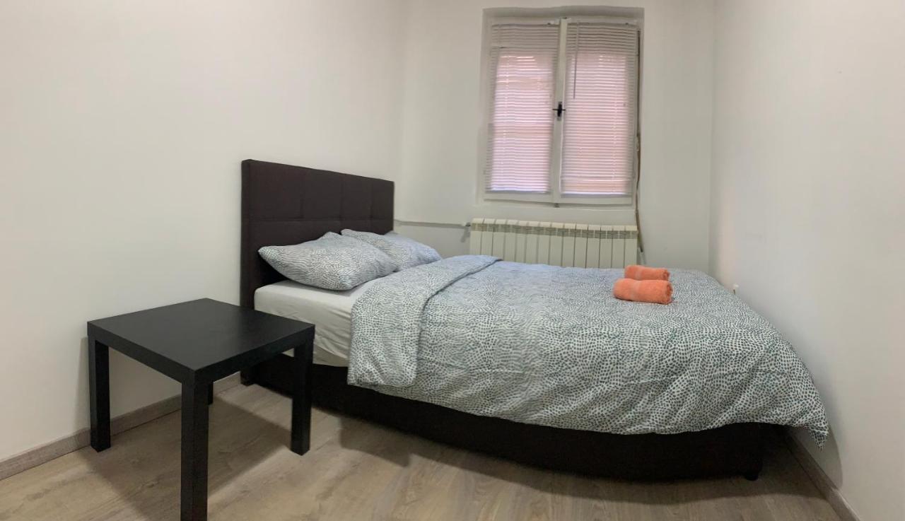 Private Rooms Belgrade Hostel Bagian luar foto